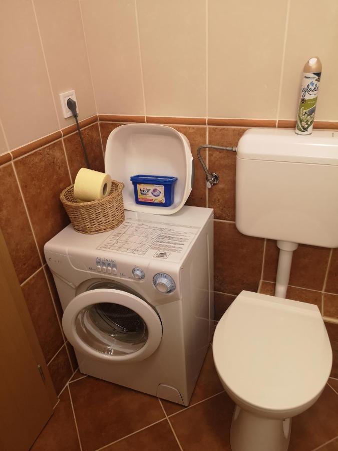 Orsika Hilltop Apartman Eger Buitenkant foto