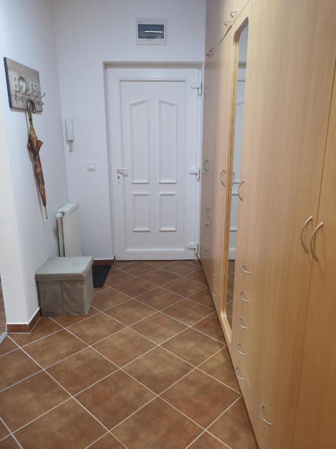 Orsika Hilltop Apartman Eger Buitenkant foto